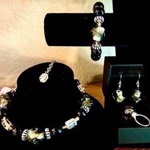 OOAK Handcrafted Unique Green Glass/Black Faceted Bead Necklace w/2 PairEarring